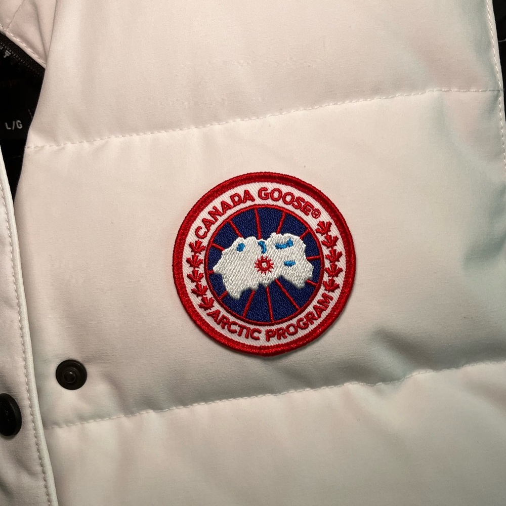 Canada Goose Vest - Picture 4 of 5